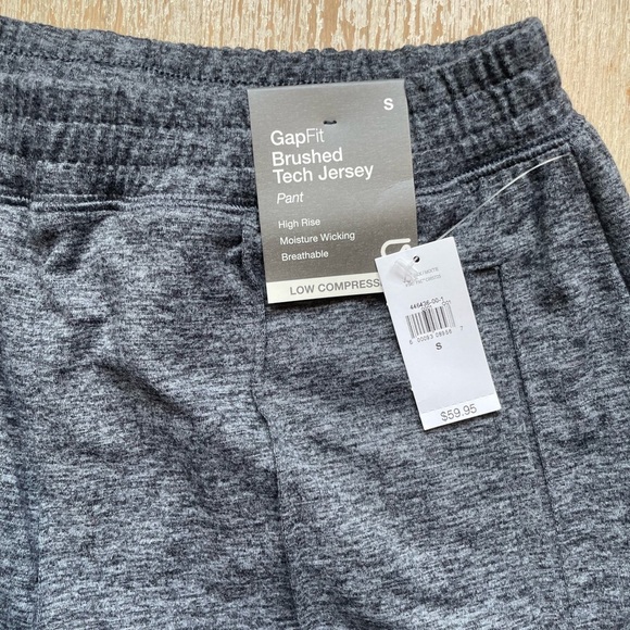 NWT Gap joggers - Picture 2 of 2